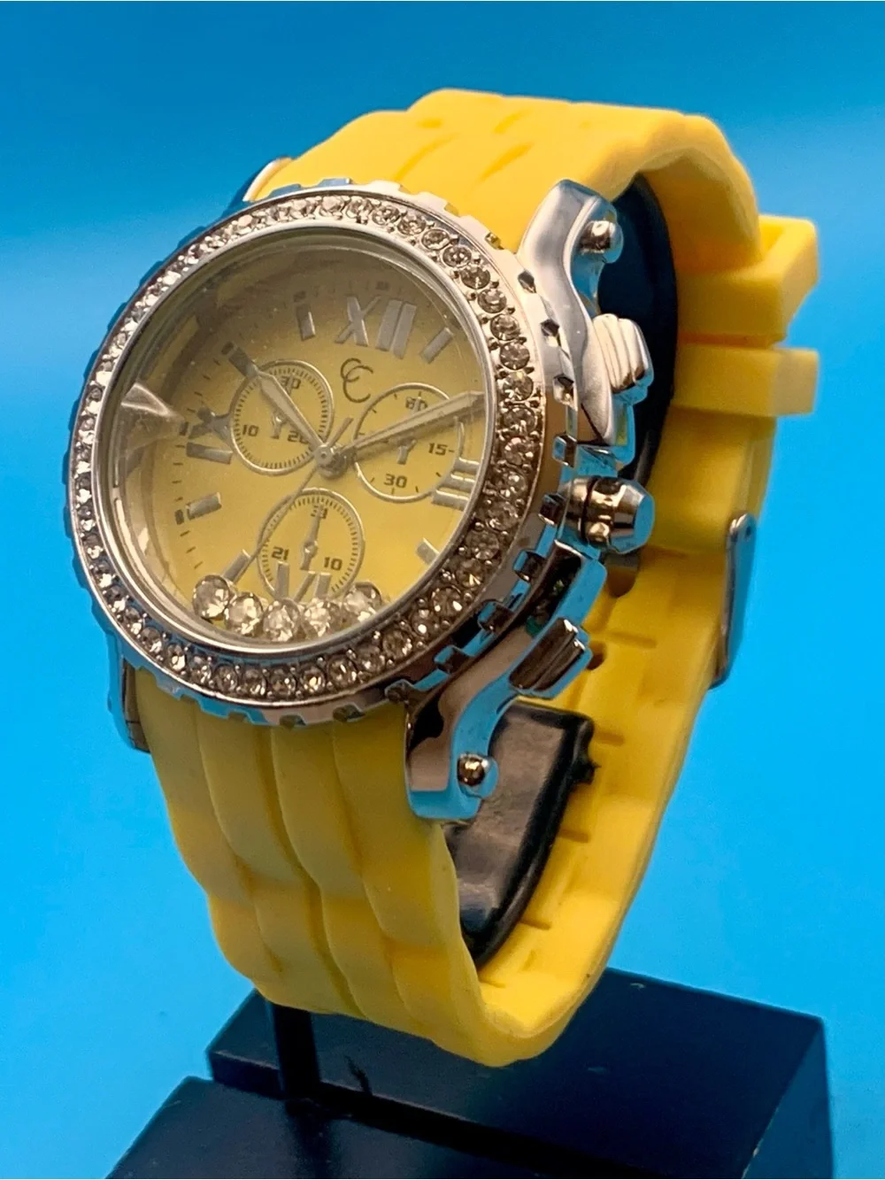 CHARMING CHARLIE 3282 Women’s Quartz Wristwatch Crystal Accents Working New Batt